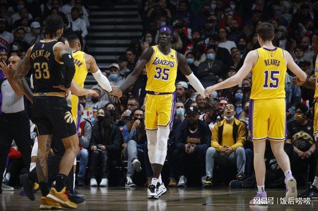 lol比赛回放-关于NBA常规赛倒计时;多伦多猛龙今夜状态回暖;细节引发关注;气氛紧张;赛程密集仍需轮换的信息