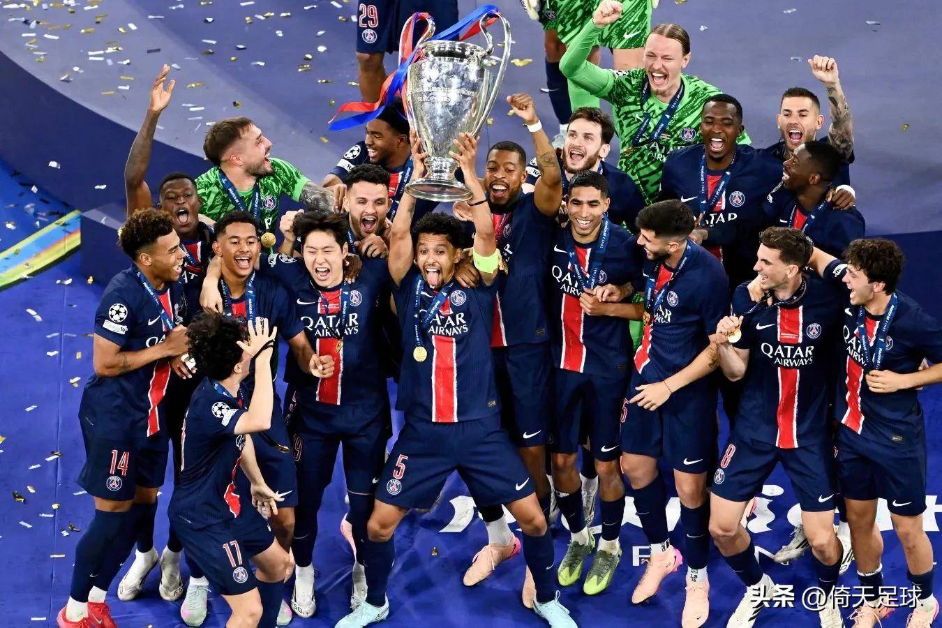 lol段位查询-包含关键时刻欧冠传出新动向,巴黎圣日耳曼造点机会,管理层表态:球迷炸锅,阵容厚度经受考验的词条