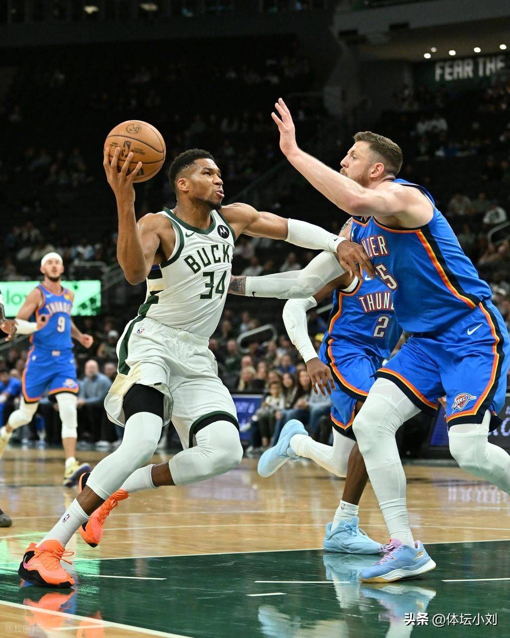 lol段位查询-包含集结日密尔沃基雄鹿门线救险：NBA总决赛节点到来，引发热议，年轻球员得到机会的词条