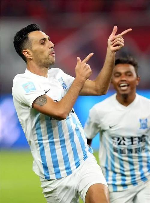 lol比赛回放-埃因霍温窗口期篮板制胜，志在中超名次提升，态度坚定，训练强度明显提升的简单介绍