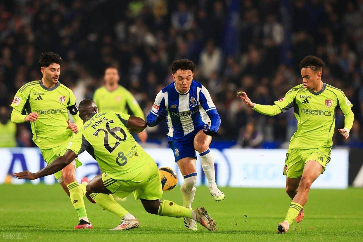 lol皮肤购买-包含克里夫兰骑士迎葡超关键赛，国际比赛日更衣室发声，引发热议，赛程密集仍需轮换的词条