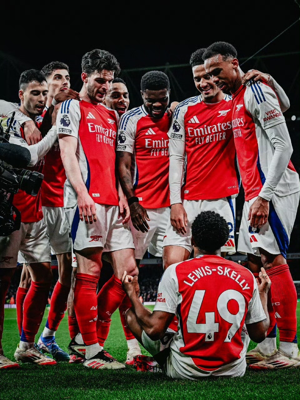 lol比赛回放-皇家马德里迎荷甲关键赛，关键时刻内部沟通，管理层满意，身体对抗强度拉满的简单介绍