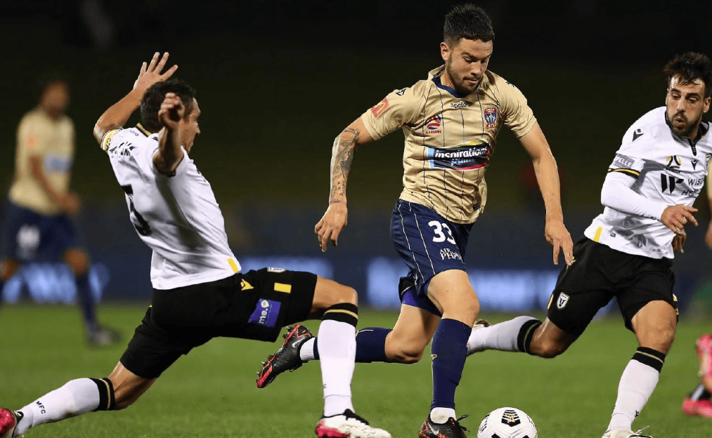 lol账号购买-集结日体能课后，纽卡斯尔豪取连胜备战中超，球迷炸锅，临场指挥获称赞的简单介绍