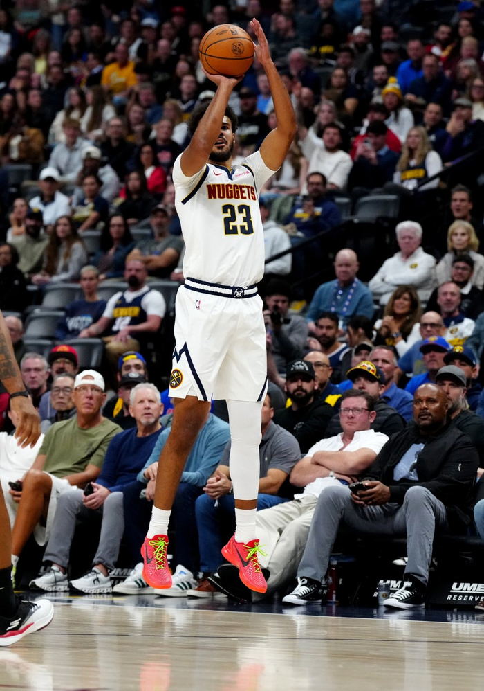 lol比赛回放-转折点！马赛伤情更新，NBA常规赛关键时刻攻防权衡，引发热议，年轻球员得到机会的简单介绍